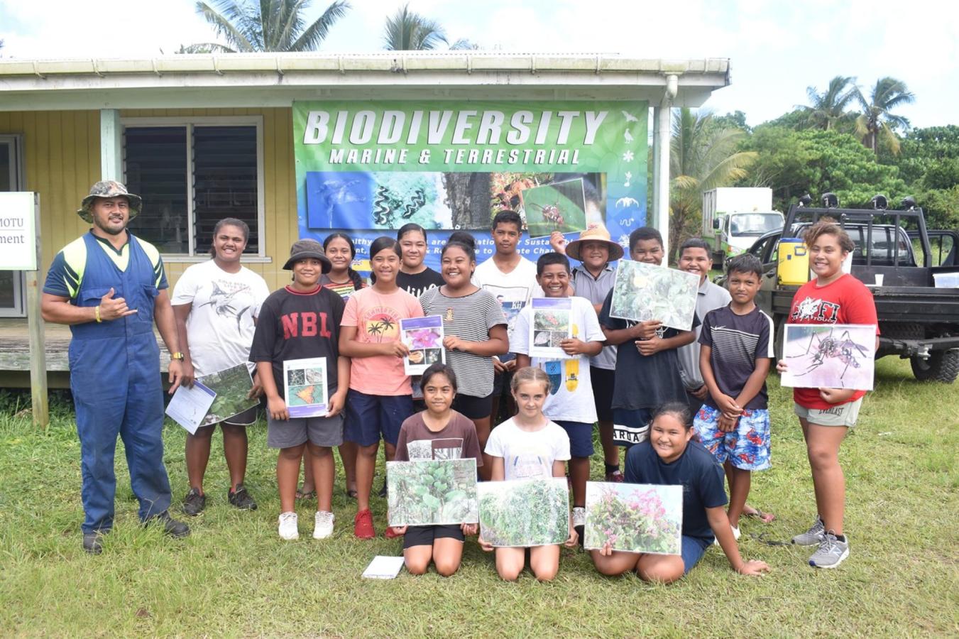 Niue High School students taking part in an invasive-species field programme